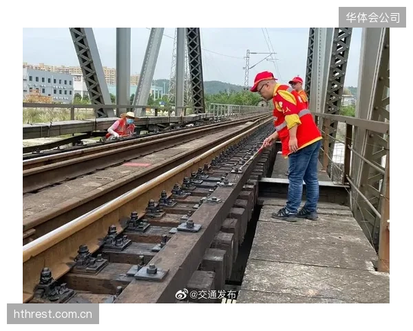 后备力量断层现象引人关注,国家队长远竞争力或受影响。 后备力量断层现象引人关注,国家队长远竞争力或受影响。